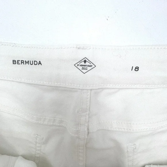 ST JOHN'S BAY NWT Womens 18 White Denim Bermuda Shorts Secretly Slender Mid Rise - Picture 5 of 9